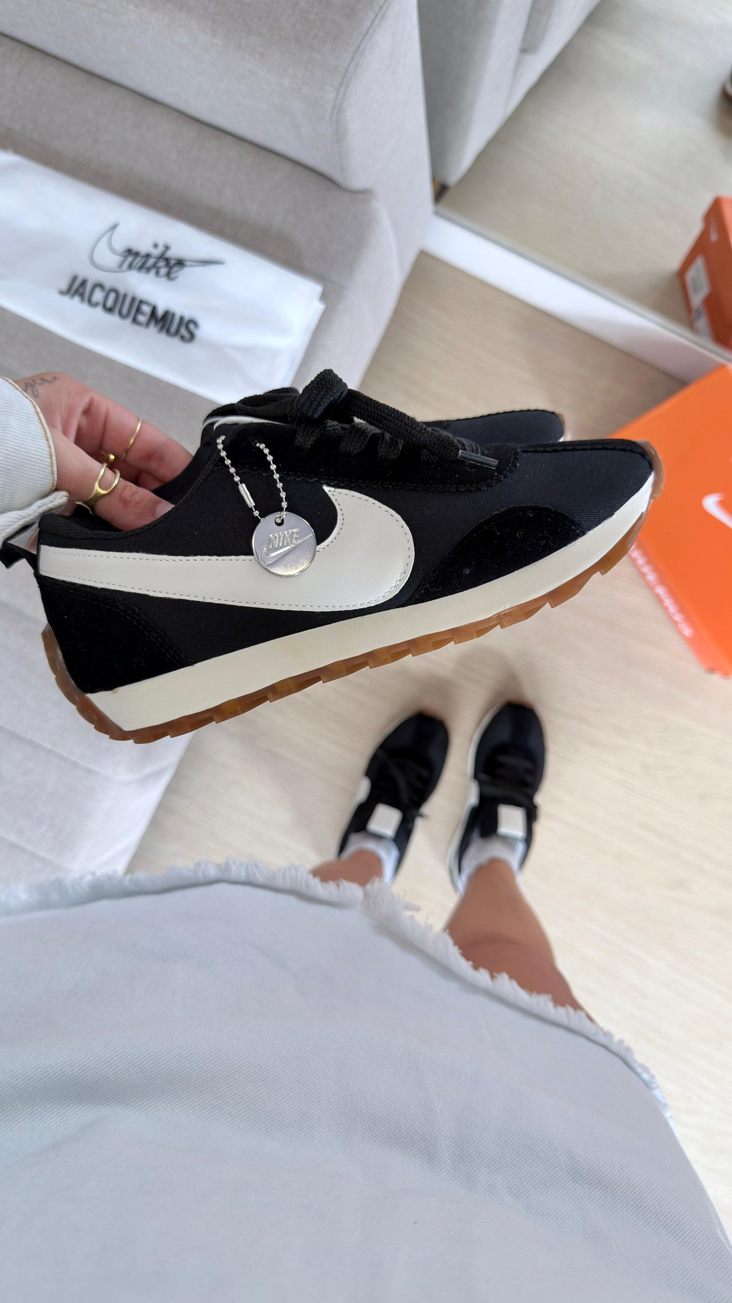 TENIS JACQUEMUS PRETO BRANCO
