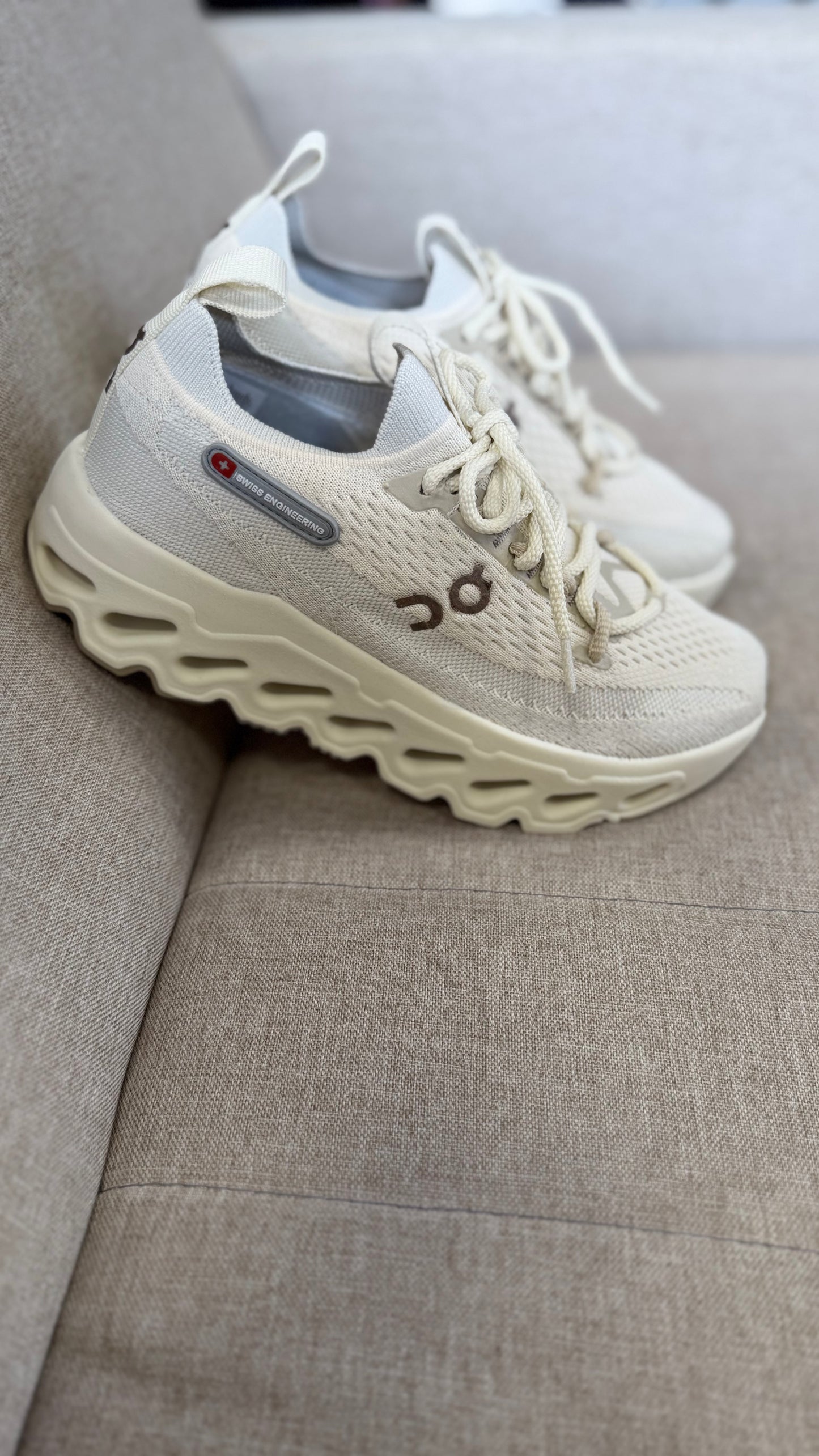 On cloud knit off white