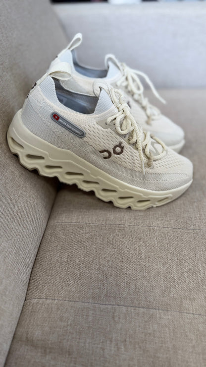 On cloud knit off white