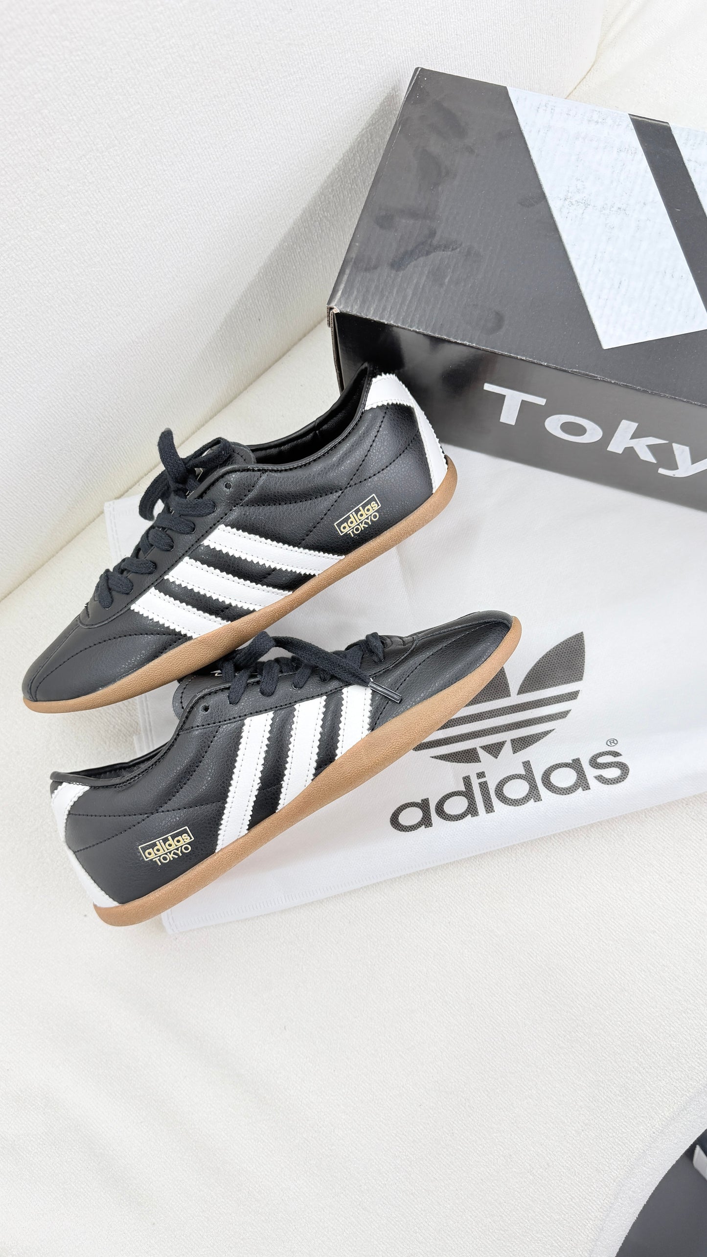 Ad Tokyo Preto branco