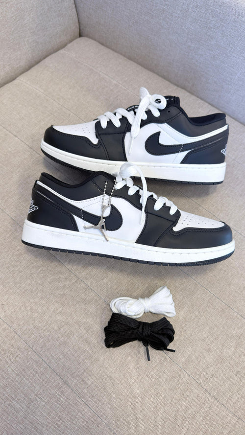 TENIS JORDAN BRANCO PRETO