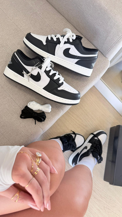 TENIS JORDAN BRANCO PRETO