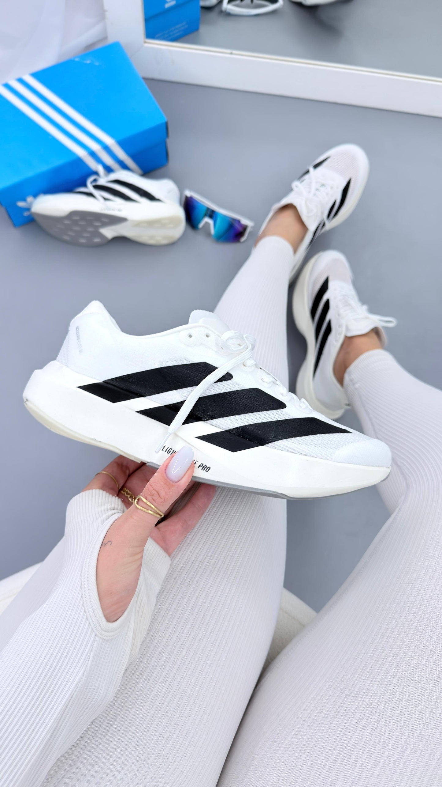 ADIZERO EVO BRANCO PRETO PREMIUM