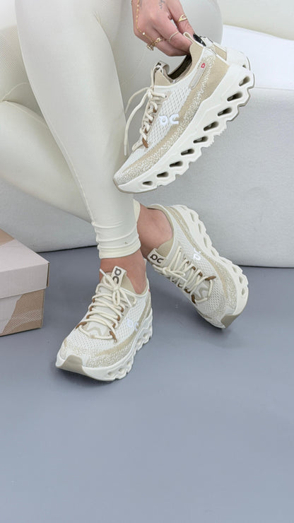 TENIS ON CLOUD SURFER BEGE CABEDAL KNIT