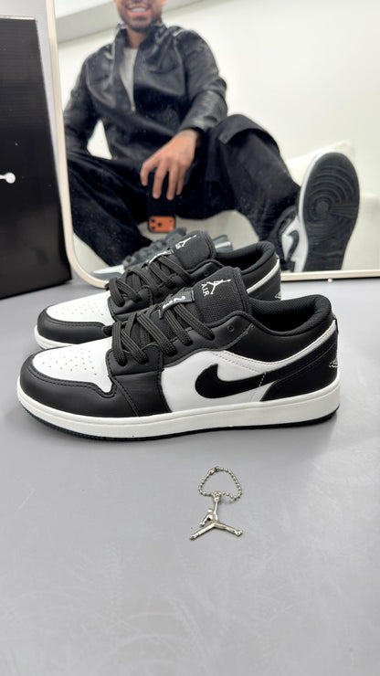 TENIS JORDAN BRANCO PRETO