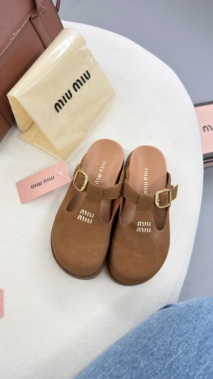 LANÇAMENTO 😍 Clogs Miu Miu